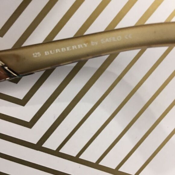 Vintage Burberry Shades with Interchangeable lenses - Picture 5 of 10